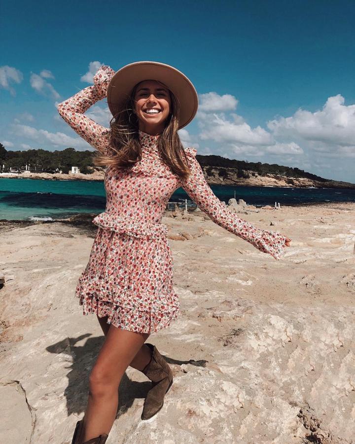 Ya revelación Charlotte Bronte Fotos: El look favorito de las 'influencers' en Instagram: vestido de  primavera y botas cowboy | Mujer Hoy
