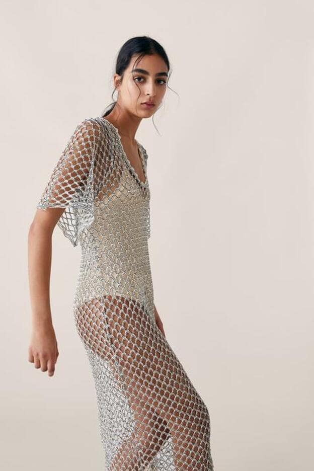 Pincha en la foto para descubrir la nueva colección de vestidos de Zara que se han agotado antes de salir a la venta./zara