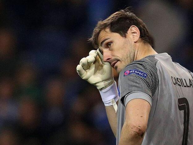 Iker Casillas se recupera en el hospital tras sufrir un infarto de miocardio./cordon press.