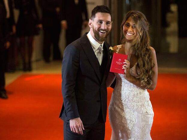Leo Messi y Antonella Rocuzzo en una imagen de su boda. Pincha sobre la foto para ver las parejas que se casaron en 2018./cordon press.