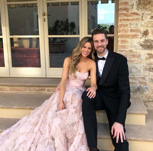 Pau Gasol se casa en secreto con Catherine McDonnell, e incendía las redes sociales con la foto que lo confirma./gtres.