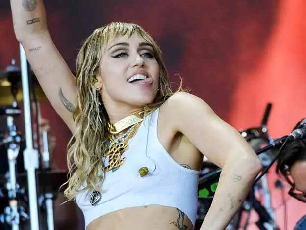 La de Miley en bikini enciende las alarmas por su delgadez | Hoy