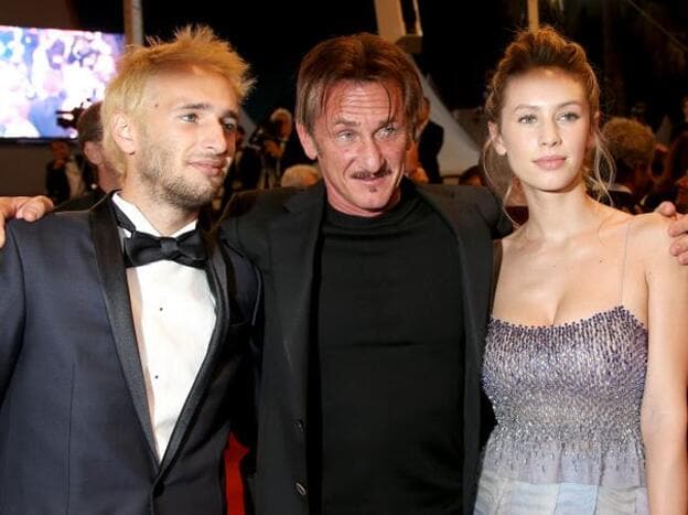 Sean Penn con sus dos hijos Hopper Jack Penn y Dylan Penn./gtres