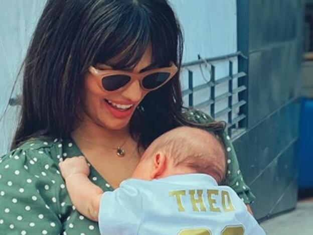 Sara Sálamo y su primera vez en un estadio junto a su hijo./instagram.