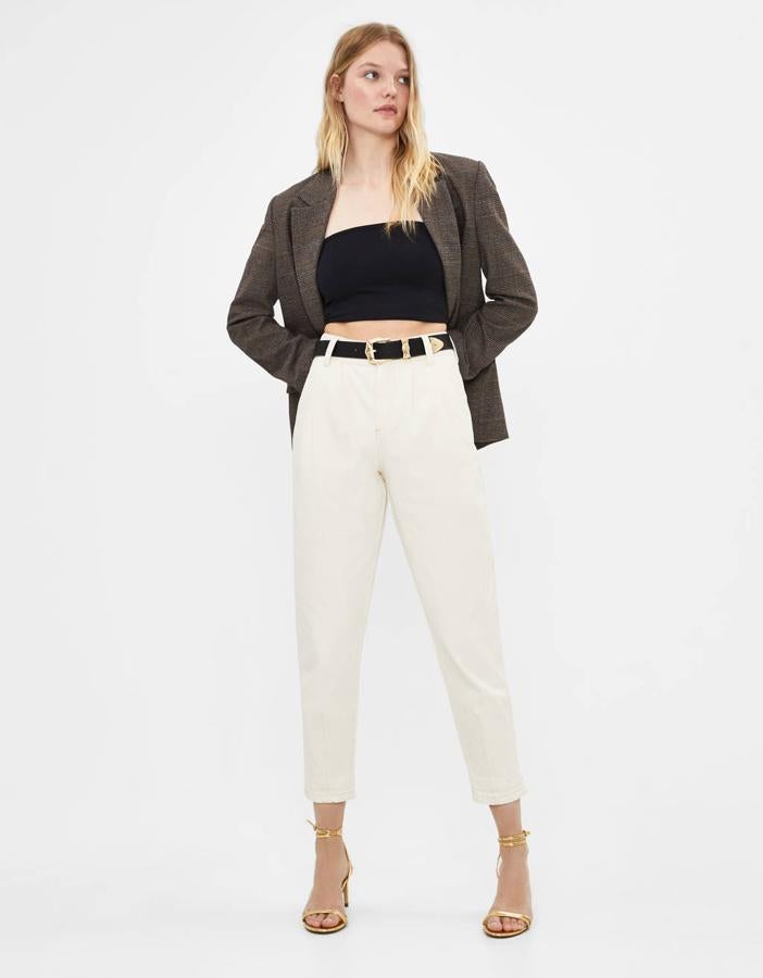 Look 'total white': pantalón