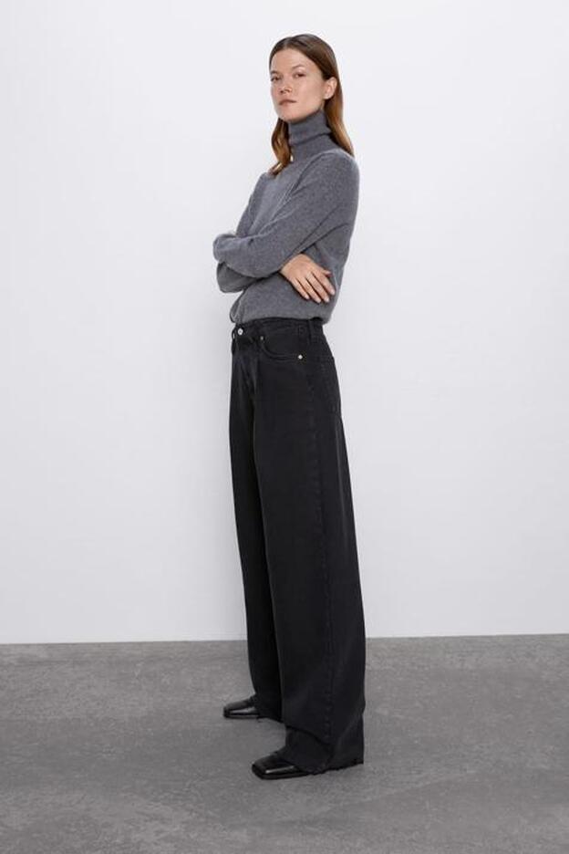 Jeans ZW Premiun Wide Leg de Zara (39,95 euros).