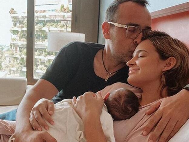 Laura Escanes y Risto Mejide junto a la pequeña Roma. Pincha sobre la imagen y descubre las famosas que han anunciado su embarazo en 2019./instagram
