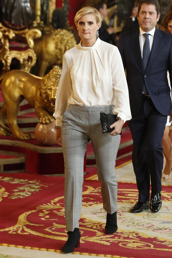 El look de María Zurita en el besamanos del Día de la Hispanidad 2019