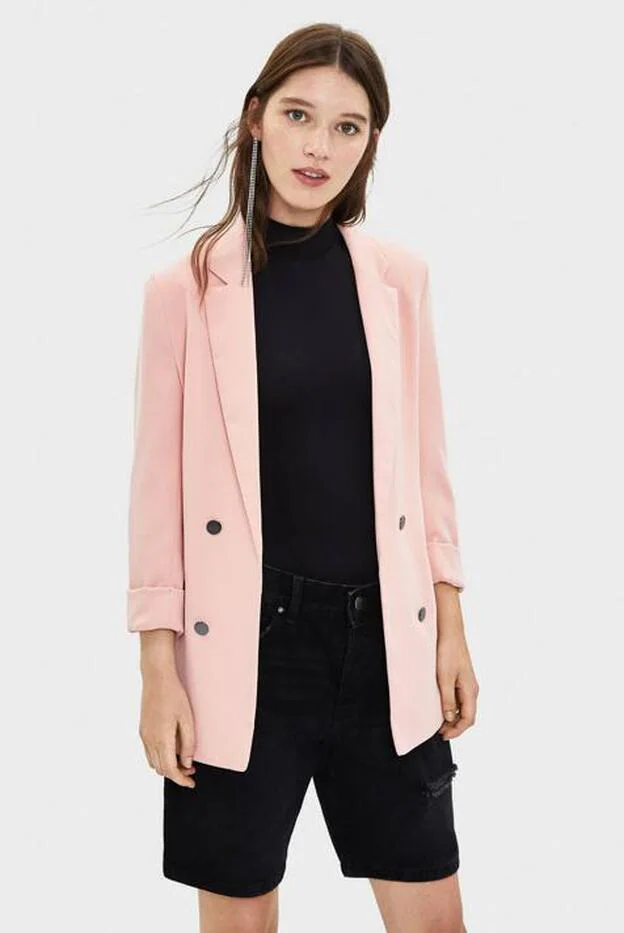 La blazer rosa que buscando está en Bershka cuesta menos de 18 euros | Hoy