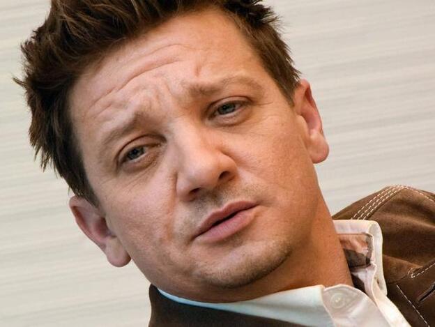 Jeremy Renner niega las acusaciones de amenazas de muerte que ha vertido sobre él su exmujer, Sonni Pacheco./cordon press.