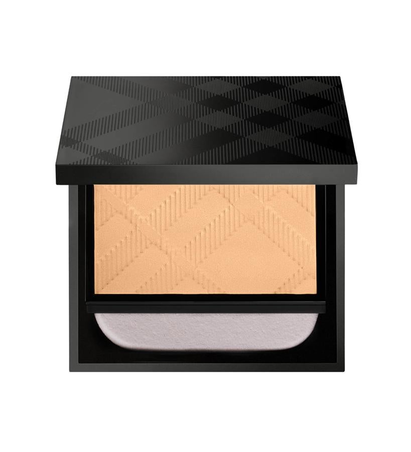 Matte Glow Compact Powder de Burberry