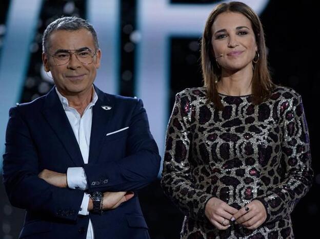 Paula Echevarría junto a Jorge Javier Vázquez en el plató de 'GH VIP 7'. Pincha sobre la foto para ver todos los concursantes que comenzaron el 'reality'./gtres.