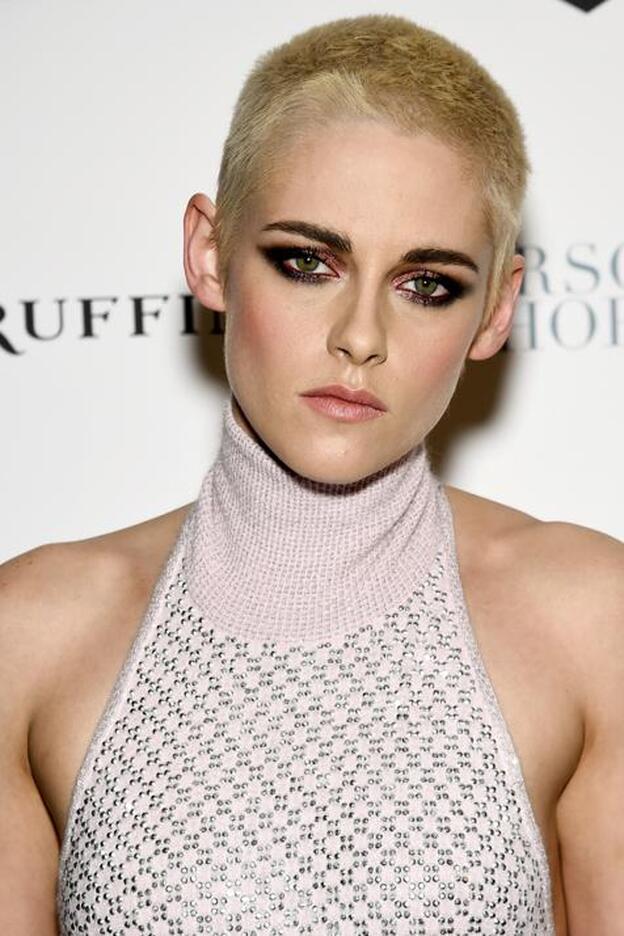 El look más radical que ha lucido Kristen Stewart: solo para las amantes del riesgo.