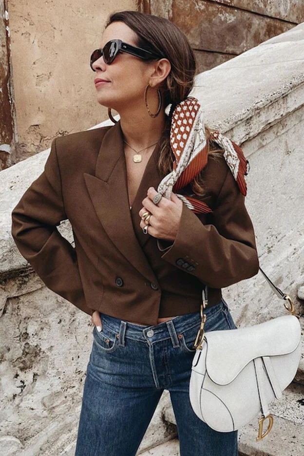 Este look de Collage Vintage con cropped viral de Zara está | Mujer Hoy