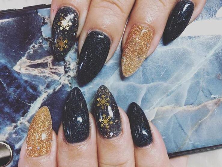 10 diseños de uñas para adelantarse a la llegada de la Navidad