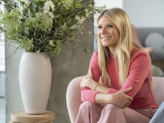 Gwyneth Paltrow da lecciones de terapias aleternativas contra la ansiedad en The Goop Lab. Pincha en la foto para saber los alimentos que te pueden ayudar a resistir el estrés y la ansiedad./netflix