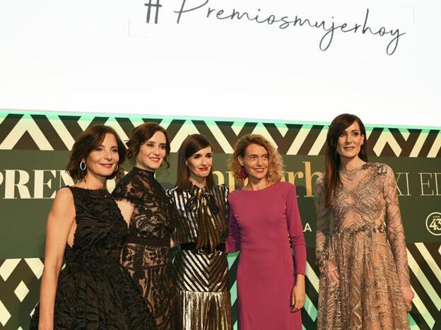 Laura Ruiz de Galarreta, Isabel Díaz Ayuso, Paz Vega, Meritxell Batet, presidenta del Congreso de los Diputados, y la diseñadora Isabel Zapardiez