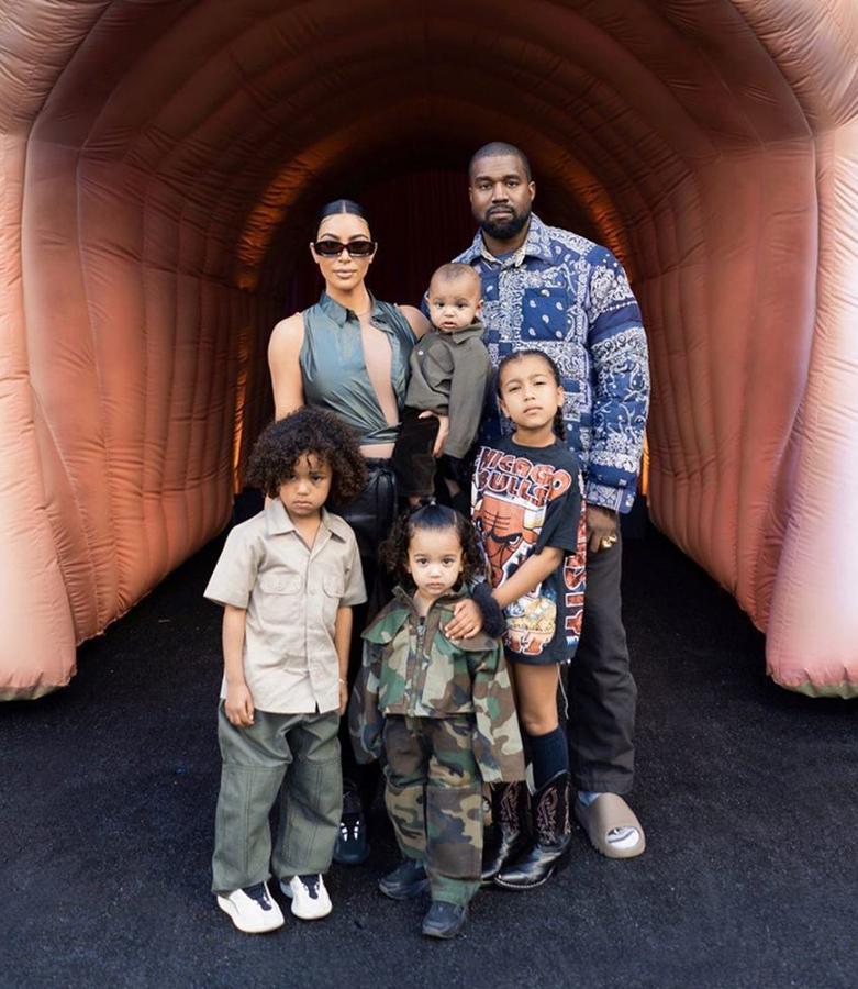 Famosos con familia numerosa en cuarentena: Kim Kardashian