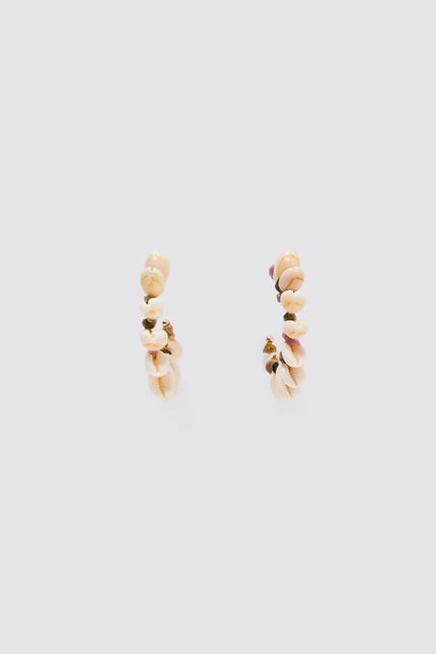 Pendientes de zara, (12,95 euros).