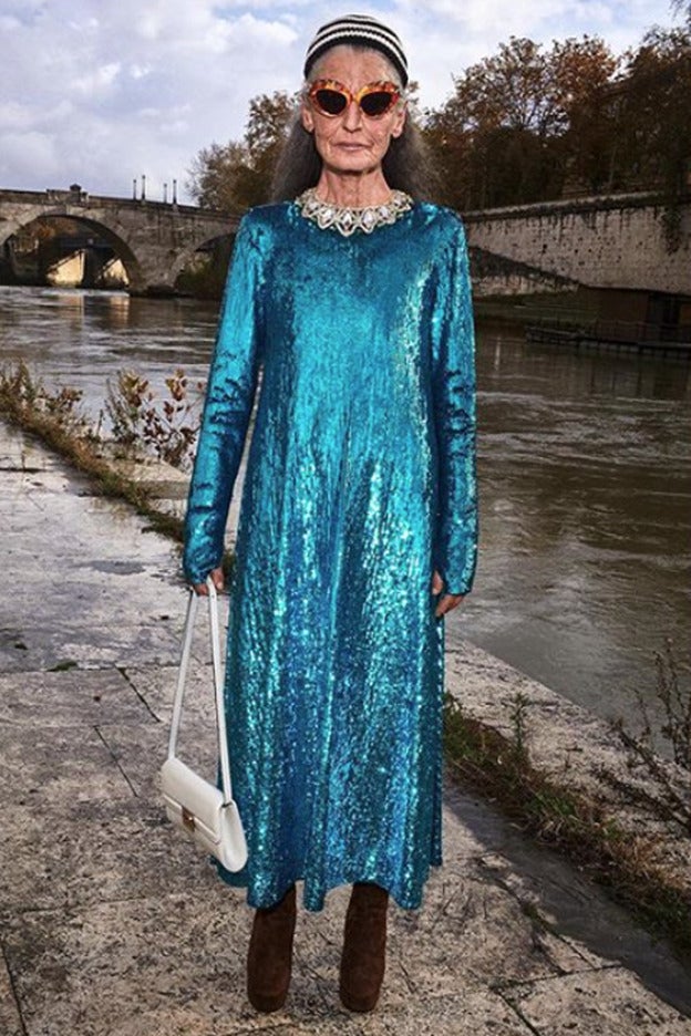 Benedetta Barzini fotografiada en una de las últimas campañas de Gucci.