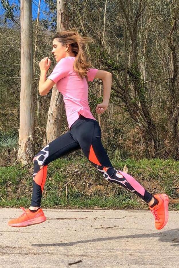 La atleta Andrea Fernández practicando running