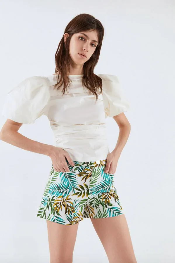 Judías verdes un acreedor Redondear a la baja Fotos: Los shorts tropicales más bonitos de Zara, H&M y Sfera para los  looks más calurosos | Mujer Hoy
