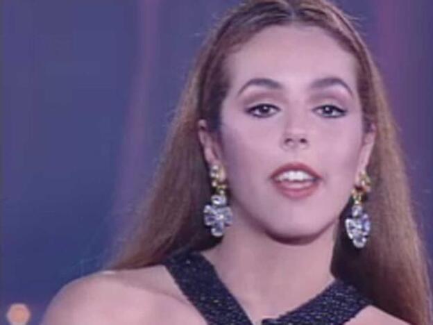 Rocío deseando un feliz 1994 a los espectadores de TVE en el especial de Nochevieja.