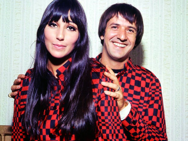 Cher con su marido y pareja artística Sonny Bono.