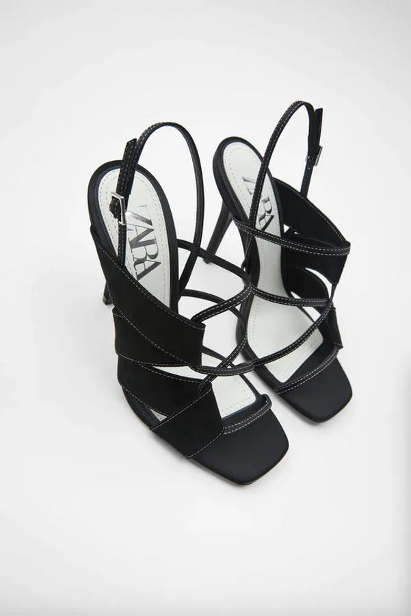 Zapatos Sandalias de tacón Sandalias de tacón alto Zara Sandalias de tac\u00f3n alto negro look casual 