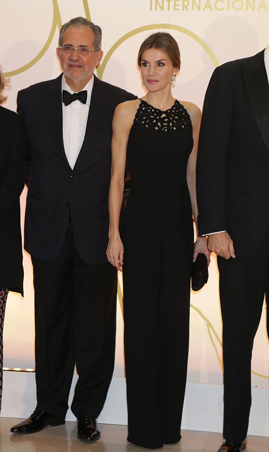 Todos los looks de la reina Letizia en los Premios Mariano de Cavia: 2015