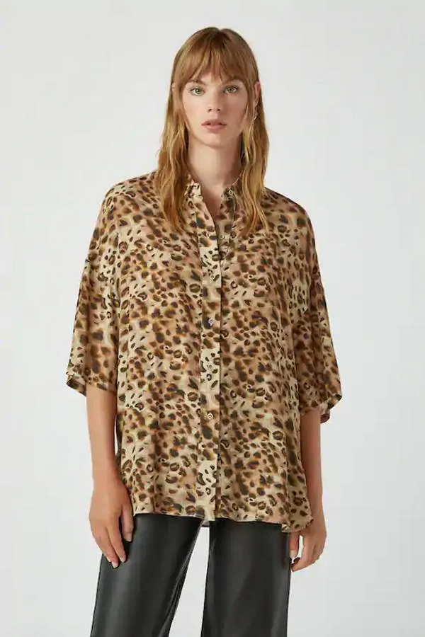 Fotos: Nueve blusas con estampado de leopardo imprescindibles tus otoñales más salvajes Mujer Hoy