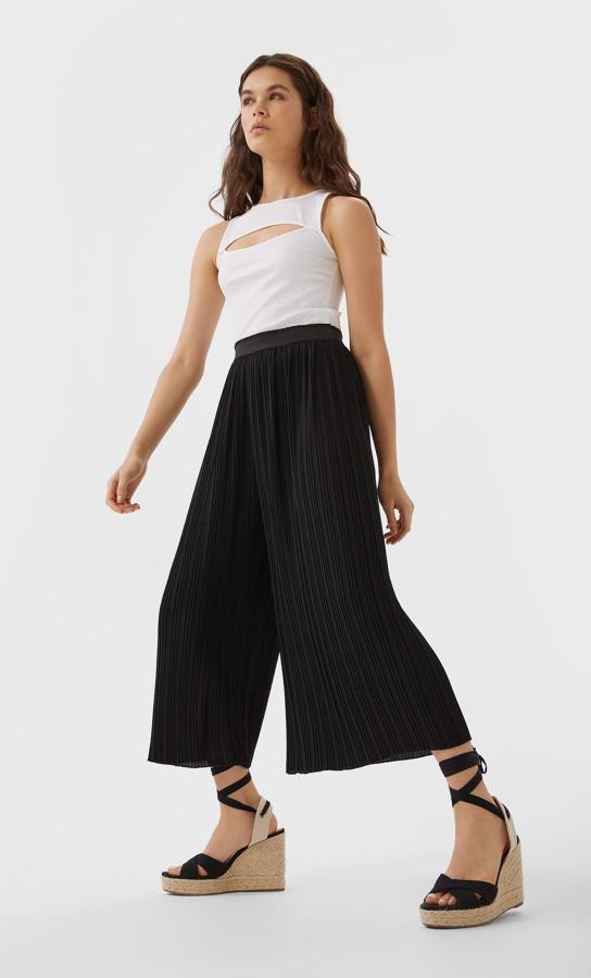 Los pantalones culotte negros del low cost