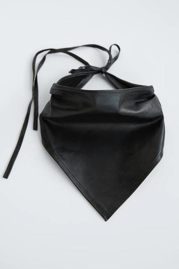 Estos dos complementos baratos de piel de Zara van a arrasar este otoño