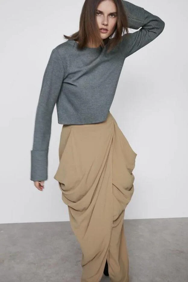 Zara vuelve a sorprendernos y lanza una drapeada ideal los estilismos más | Mujer