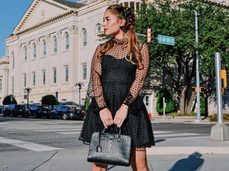 Los vestidos mini negros que te van a sacar de un apuro de estilo en tus mejores looks