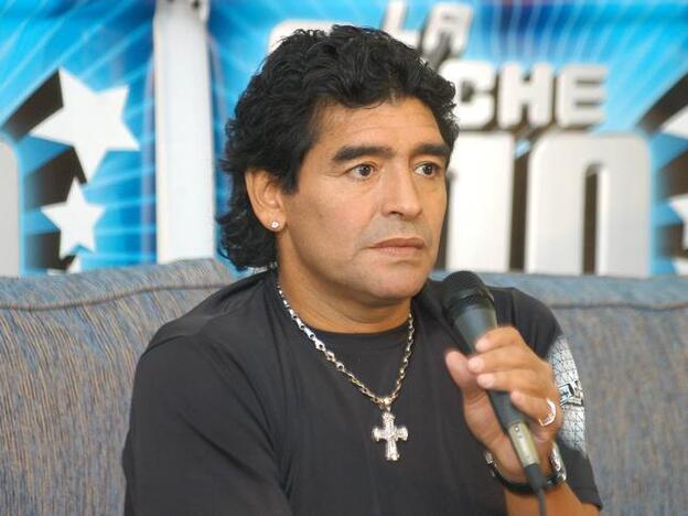 Diego Maradona pidió en 2017 poder visitar a Isabel Pantoja en prisión. Pincha sobre la foto para ver los famosos que, como él, nos dejaron en 2020./gtres.