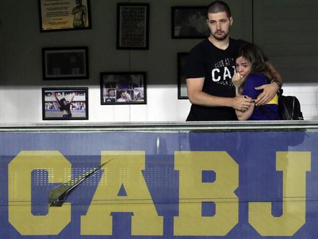 Dalma Maradona rota en el palco de su padre en La Bombonera durante el homenaje que le rindieron los jugadores de Boca a Diego.