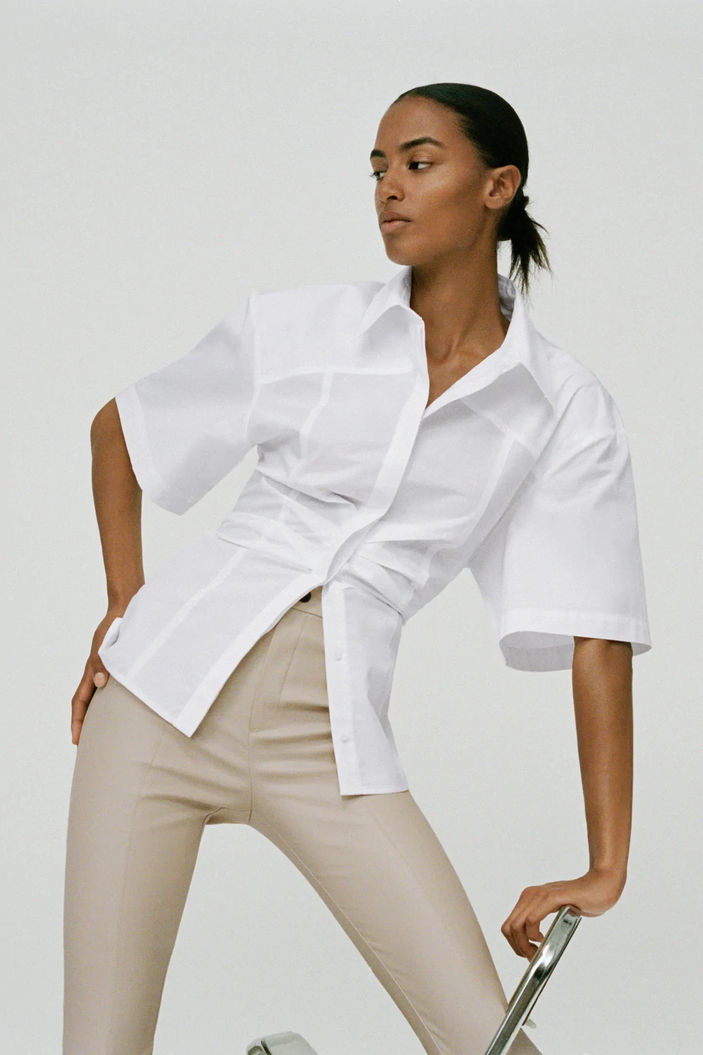 Fotos Las camisas blancas más bonitas de las rebajas de Zara que serán