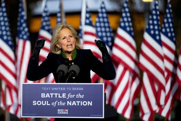 Jill Biden hablando durante un discurso de su marido en Pensilvania./Getty