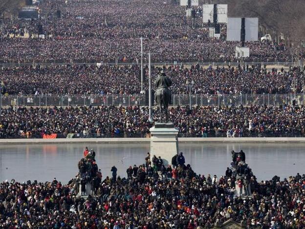 Imagen de la multitud que acompañó a Barack Obama en la toma de posesión de su primer mandato, el 20 de enero de 2009.