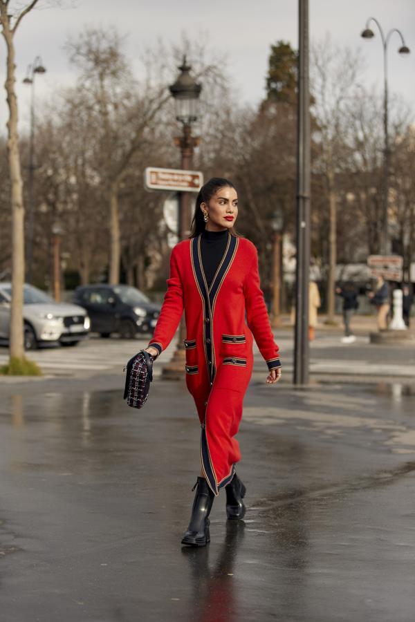 Los mejores looks de las parisinas para días de lluvia