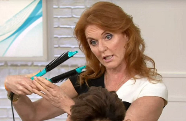 Sarah Ferguson aceptó ser la imagen de un alisador de pelo.