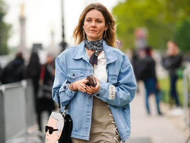Esta chaqueta vaquera de Zara es la máxima tendencia de la nueva colección e ideal para combinar con todo primavera | Mujer Hoy