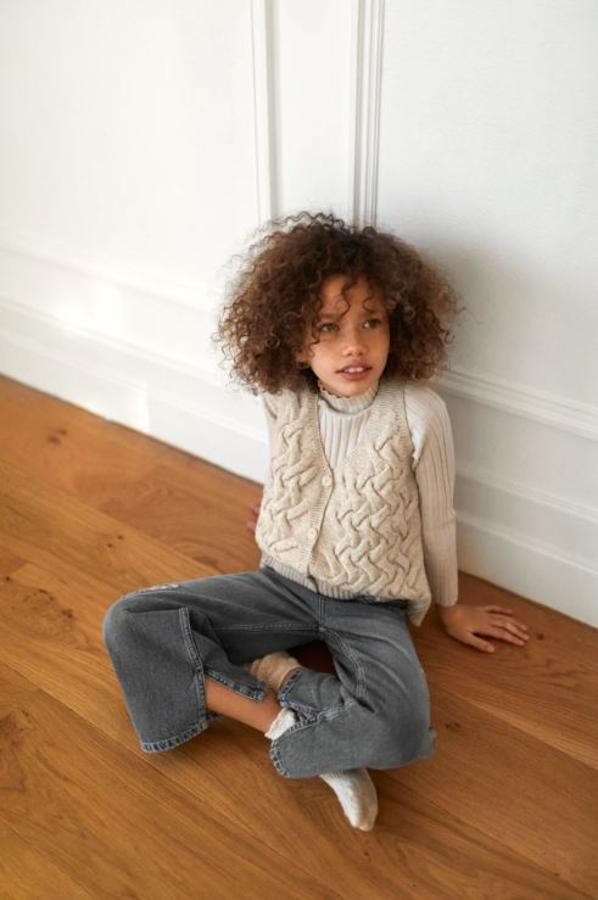 Los jerséis y chaquetas más bonitos de Zara Kids para ir a juego con tu hija