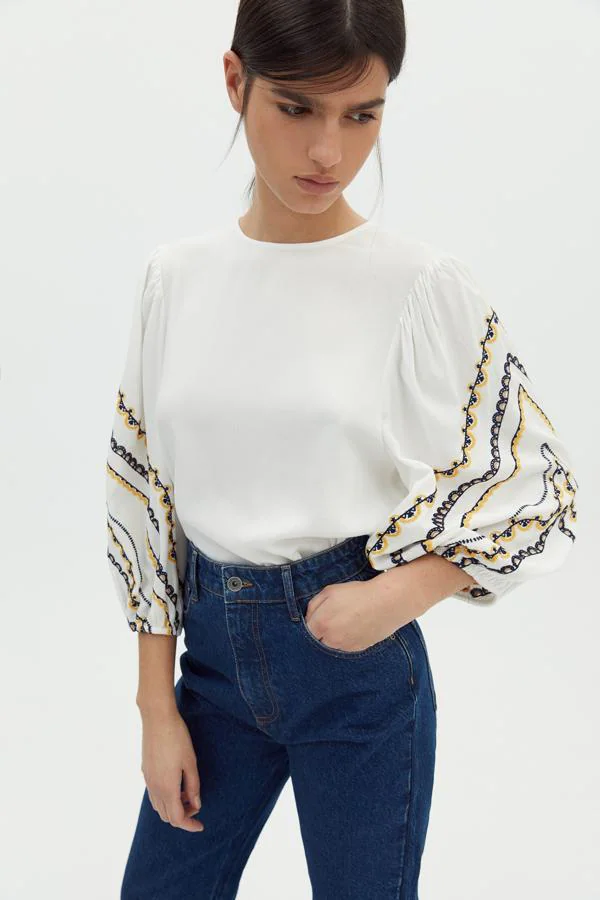 hipocresía Recepción aguja Fotos: Las blusas bordadas más originales con las que sacar tu lado  romántico | Mujer Hoy