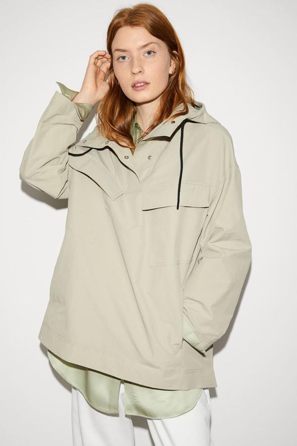 Vestidos, sudaderas, jerséis o anorak. La nueva colección de H&M apuesta por el verde y nos gusta todo