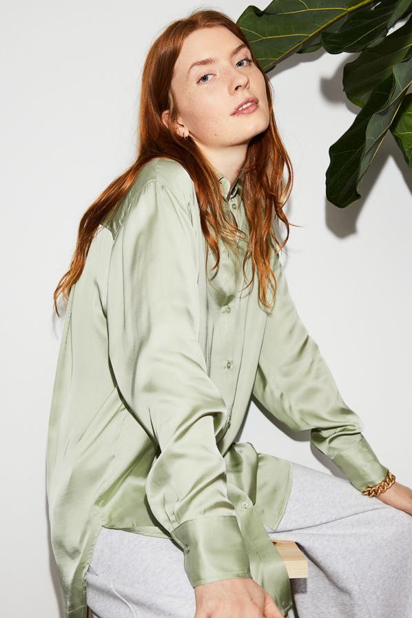 Vestidos, sudaderas, jerséis o anorak. La nueva colección de H&M apuesta por el verde y nos gusta todo