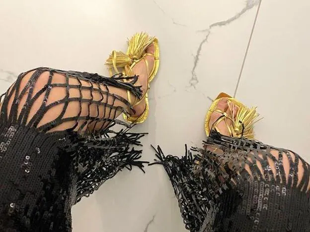 Pincha en la imagen para ver las bailarinas de la nueva colección de Sfera cuestan menos de 20 euros y son el calzado ideal para llevar 24/7./@irina_cybina