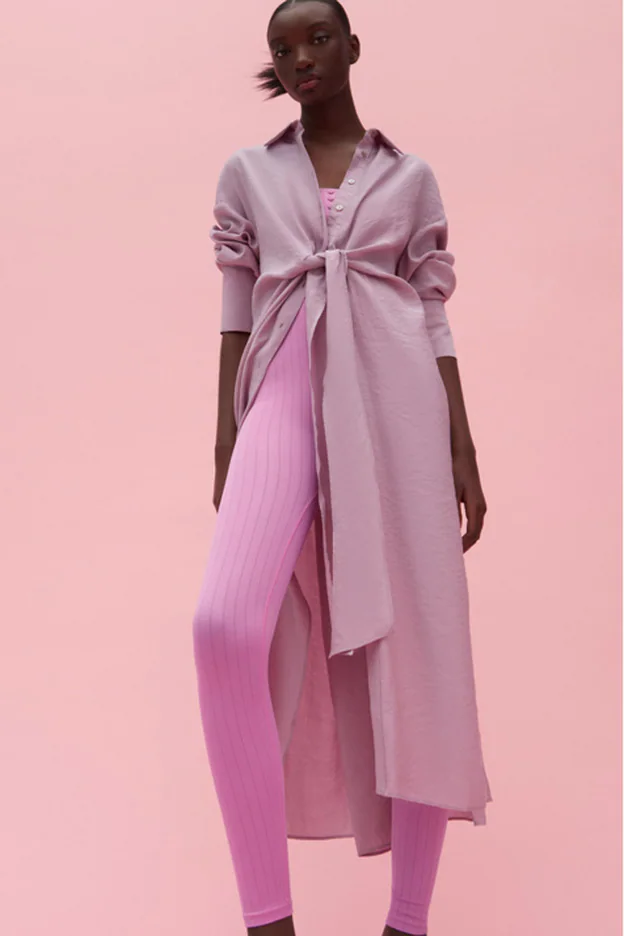 Tienes que ver el look de Zara que a cambiar totalmente la manera en la que los vestidos camiseros | Mujer Hoy