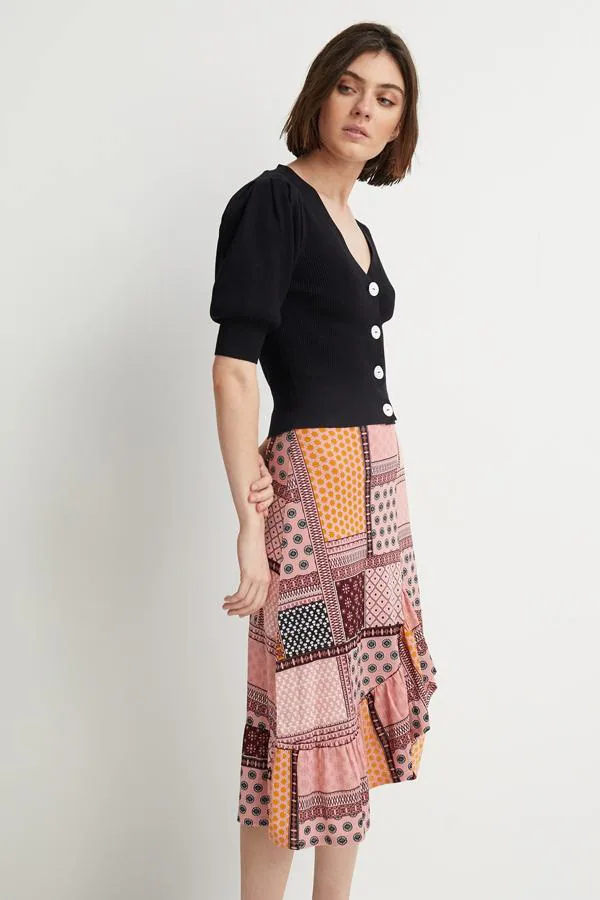 Fotos: Largas, cortas o midi: faldas de Sfera por menos de 40 euros sientan de y las puedes combinar con todo | Mujer
